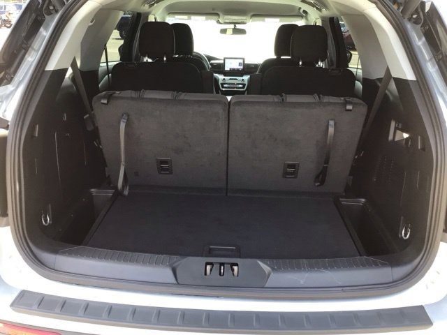 Used 2023 Ford Explorer XLT AWD/4WD image 5