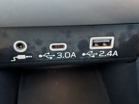 Used 2025 Subaru Outback Premium image 29