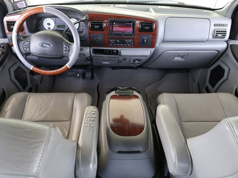 Used 2006 Ford F250 Lariat RWD image 16