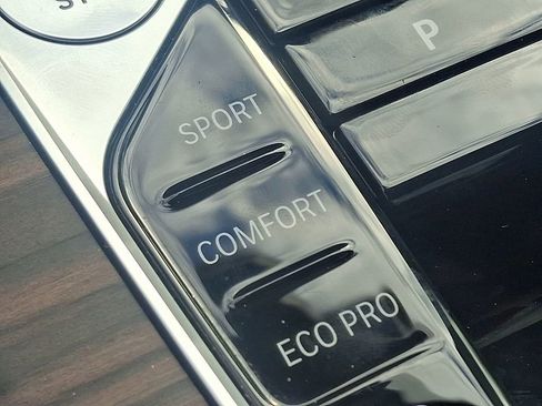 Certified 2025 BMW X5 xDrive40i w/ Premium Package image 25