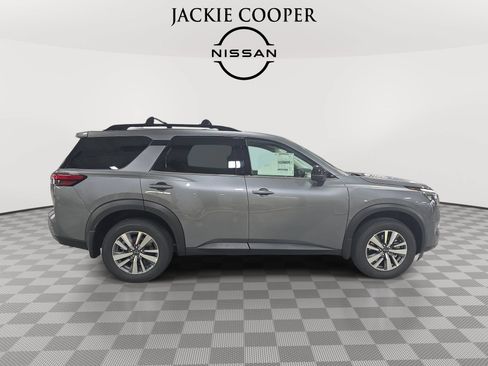 New 2026 Nissan Pathfinder SL FWD image 4