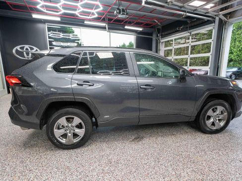 Used 2025 Toyota RAV4 LE AWD/4WD image 4
