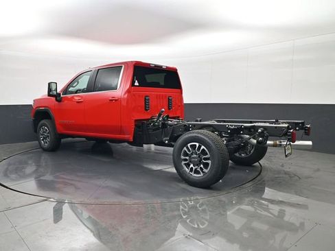 New 2026 GMC Sierra 3500 SLE w/ SLE Convenience Package image 7