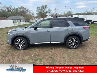 Used 2025 Nissan Pathfinder Platinum