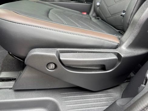 Certified 2023 Nissan Pathfinder Platinum AWD/4WD image 13