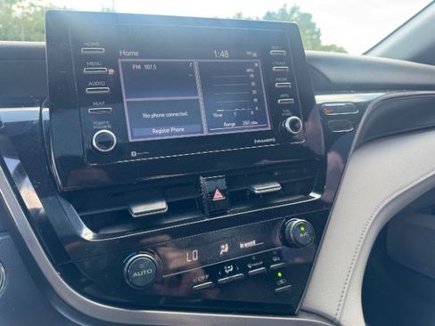 Used 2021 Toyota Camry SE image 13