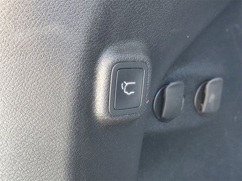 Used 2022 Jeep Cherokee Latitude Lux w/ Sun & Sound Group image 10