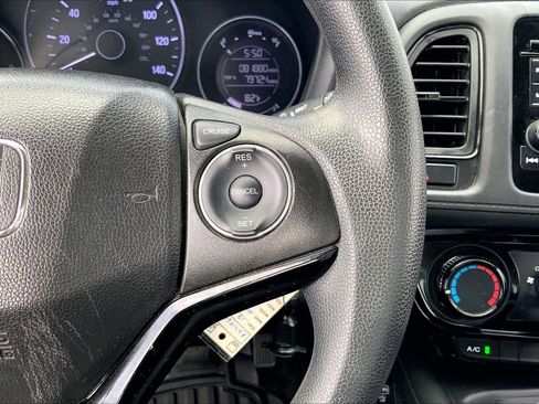 Used 2019 Honda HR-V LX image 24