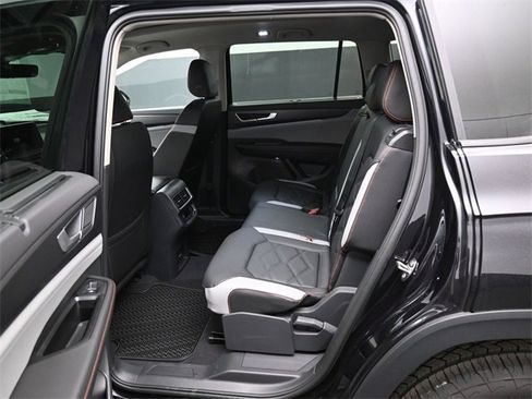 New 2026 Volkswagen Atlas Peak Edition image 11