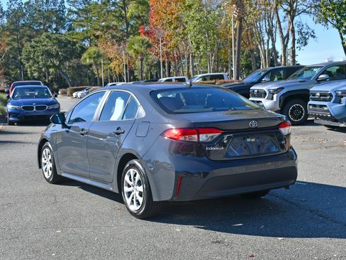 Certified 2025 Toyota Corolla LE image 3