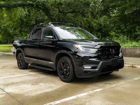 Certified 2025 Honda Ridgeline Black Edition image 2