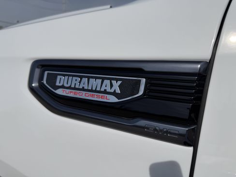 Used 2025 GMC Sierra 1500 AT4 w/ AT4 Premium Package image 13