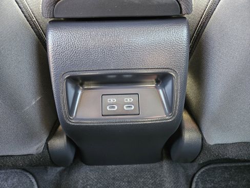 Used 2025 Toyota Corolla LE image 11