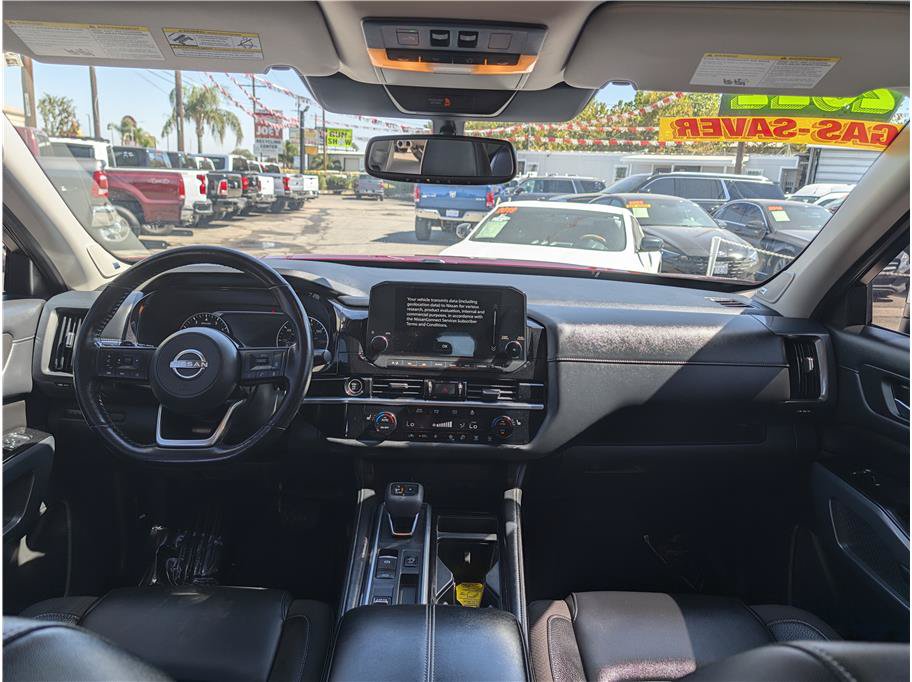 Used 2022 Nissan Pathfinder SL w/ SL Premium Package FWD image 6