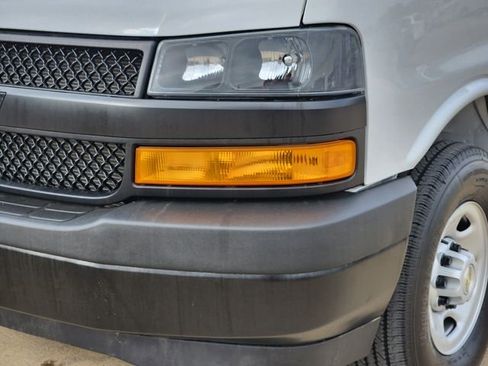 Used 2025 Chevrolet Express 3500 LS RWD image 15