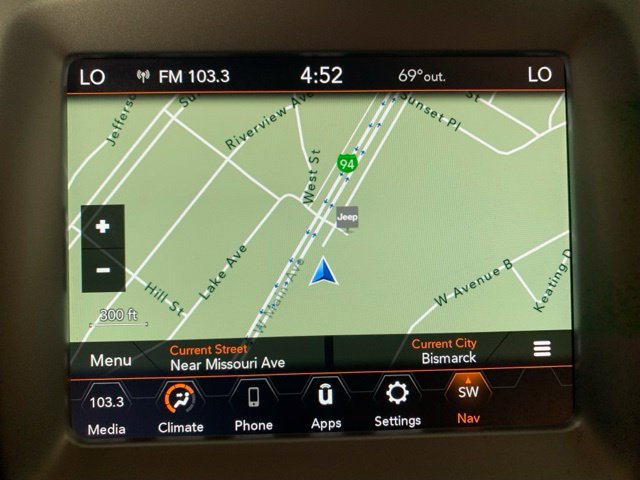 Used 2021 Jeep Compass Latitude FWD image 3