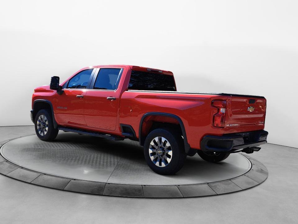 Used 2024 Chevrolet Silverado 2500 Custom w/ Custom Value Package AWD/4WD image 5