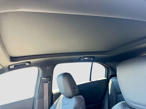 Used 2025 Cadillac XT4 Sport image 23