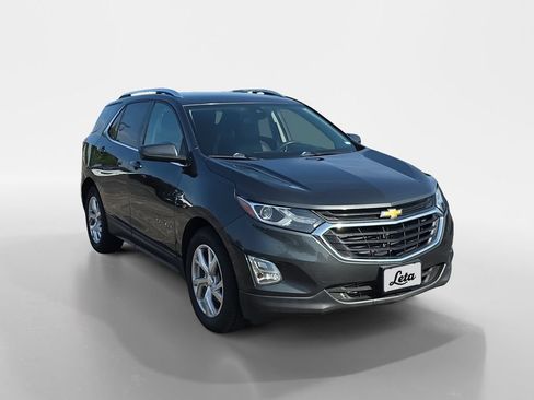 Used 2020 Chevrolet Equinox LT FWD image 2