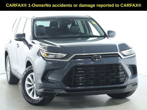 Used 2024 Toyota Grand Highlander XLE image 2