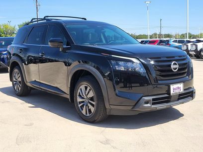 Used 2024 Nissan Pathfinder SV w/ SV Premium Package