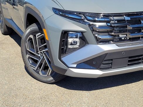 New 2025 Hyundai Tucson Limited image 11