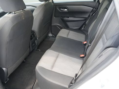 Used 2024 Nissan Rogue SV FWD image 12
