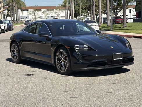 Used 2022 Porsche Taycan 4S image 8