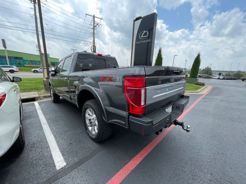 Used 2020 Ford F250 Platinum w/ FX4 Off-Road Package AWD/4WD image 3
