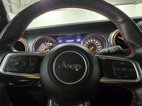 Used 2023 Jeep Gladiator Mojave image 25