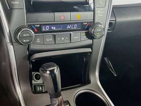Used 2015 Toyota Camry XSE FWD image 12