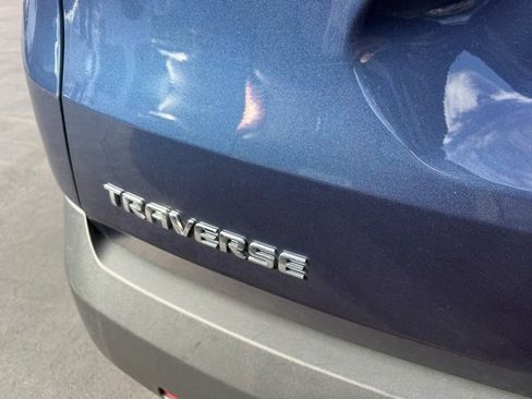 Used 2023 Chevrolet Traverse LT image 9