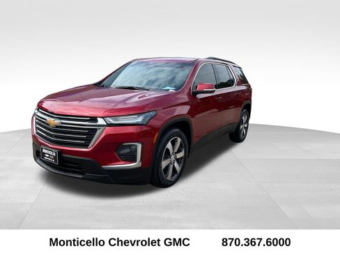 Used 2023 Chevrolet Traverse LT w/ LT Premium Package AWD/4WD image 8