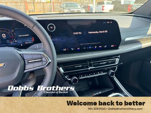 New 2026 Chevrolet Traverse LT w/ Sun and Wheel Package FWD image 24