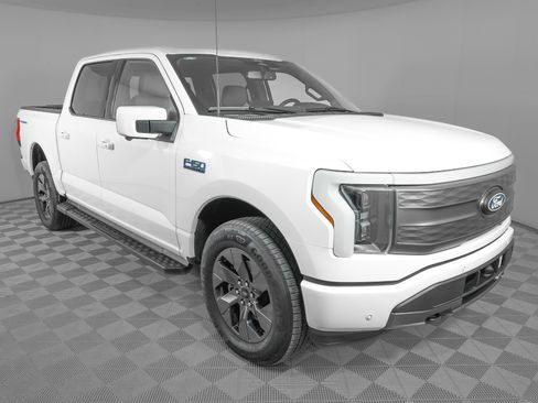 Used 2025 Ford F150 Lightning Lariat AWD/4WD image 3