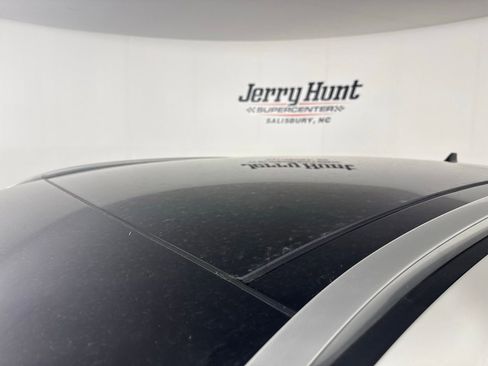 Used 2022 Lincoln Corsair FWD w/ Premium Package image 12