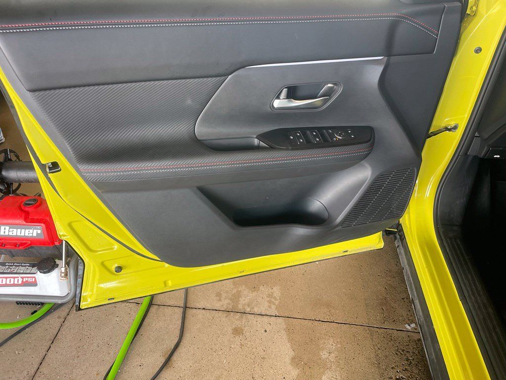 Certified 2025 Nissan Kicks SR AWD/4WD image 9