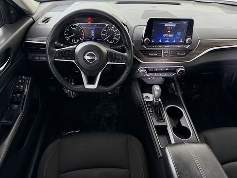 Used 2023 Nissan Altima 2.5 SV FWD image 17
