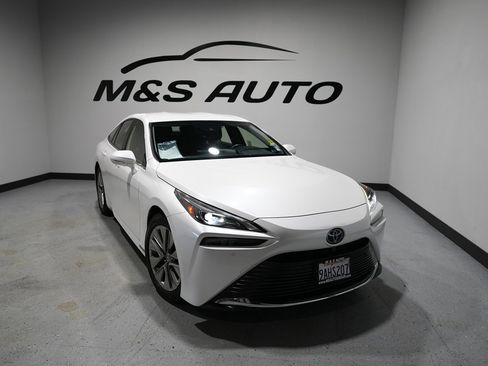 Used 2022 Toyota Mirai XLE w/ Advanced Technology Package image 2