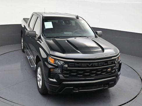 Used 2023 Chevrolet Silverado 1500 Custom image 18