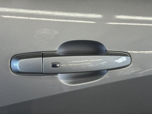 Used 2024 Chevrolet Malibu LT FWD image 11
