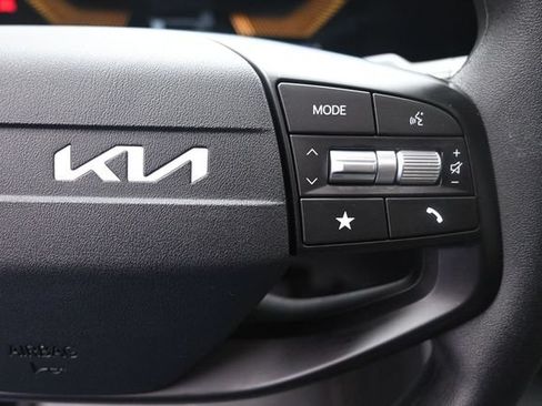 Used 2025 Kia K4 FWD image 14