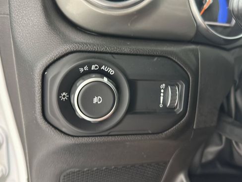 Used 2023 Jeep Wrangler Unlimited Sahara w/ Cold Weather Group AWD/4WD image 17