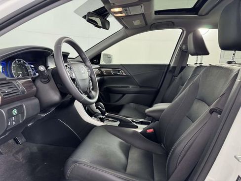 Used 2017 Honda Accord EX-L image 4