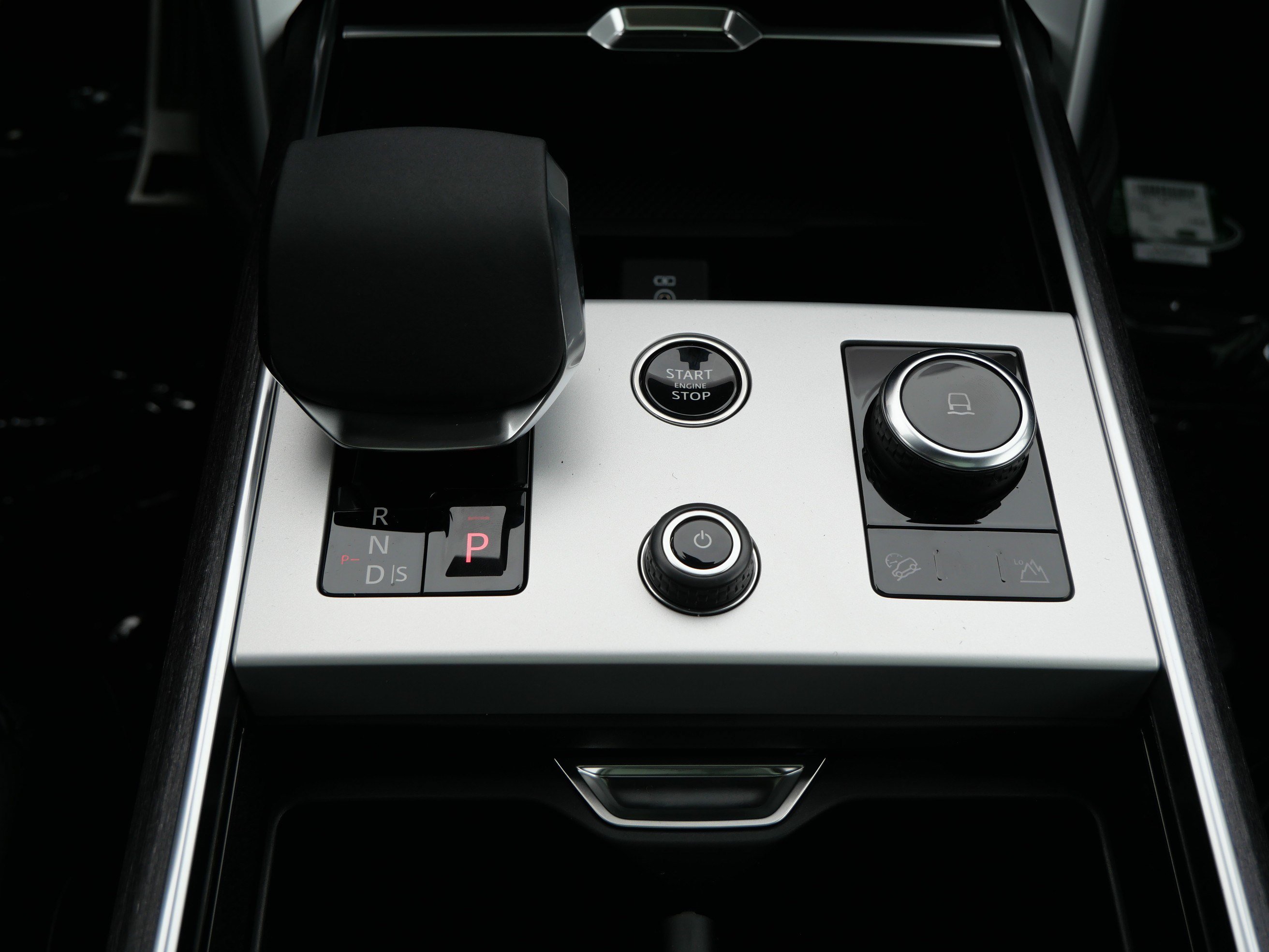 New 2027 Land Rover Range Rover SE AWD/4WD image 8