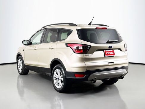 Used 2018 Ford Escape SE w/ SE Sync 3 Package FWD image 3