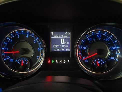 Used 2016 Chrysler Town & Country Limited Platinum w/ Trailer Tow Group image 23