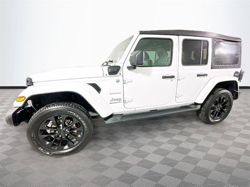 Used 2023 Jeep Wrangler Unlimited Sahara w/ Cold Weather Group image 8