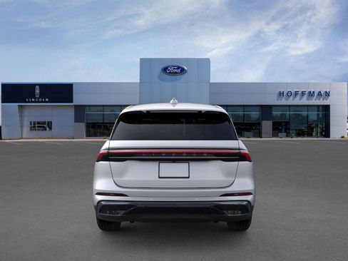 New 2025 Lincoln Nautilus Premier w/ Jet Appearance Package image 5