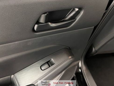 Used 2025 Nissan Altima 2.5 SV FWD image 31